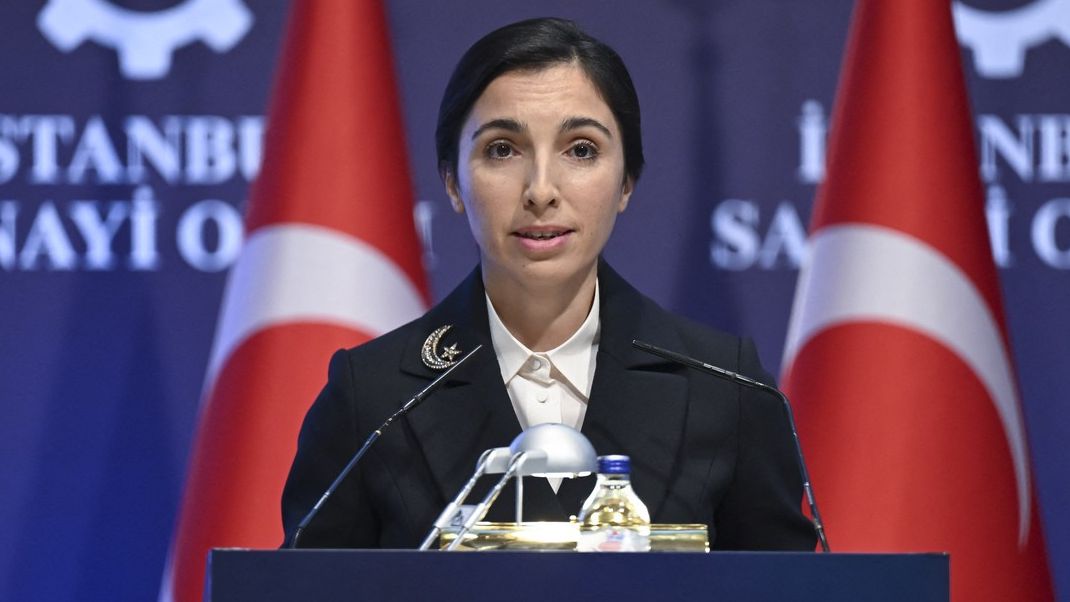 Šéfka turecké centrální banky rezignovala. Musím chránit rodinu, vysvětlila